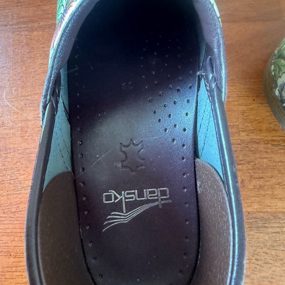 Very Gently Preowned/Excellent Condition Floral Dansko Clogs - Picture 7 of 15